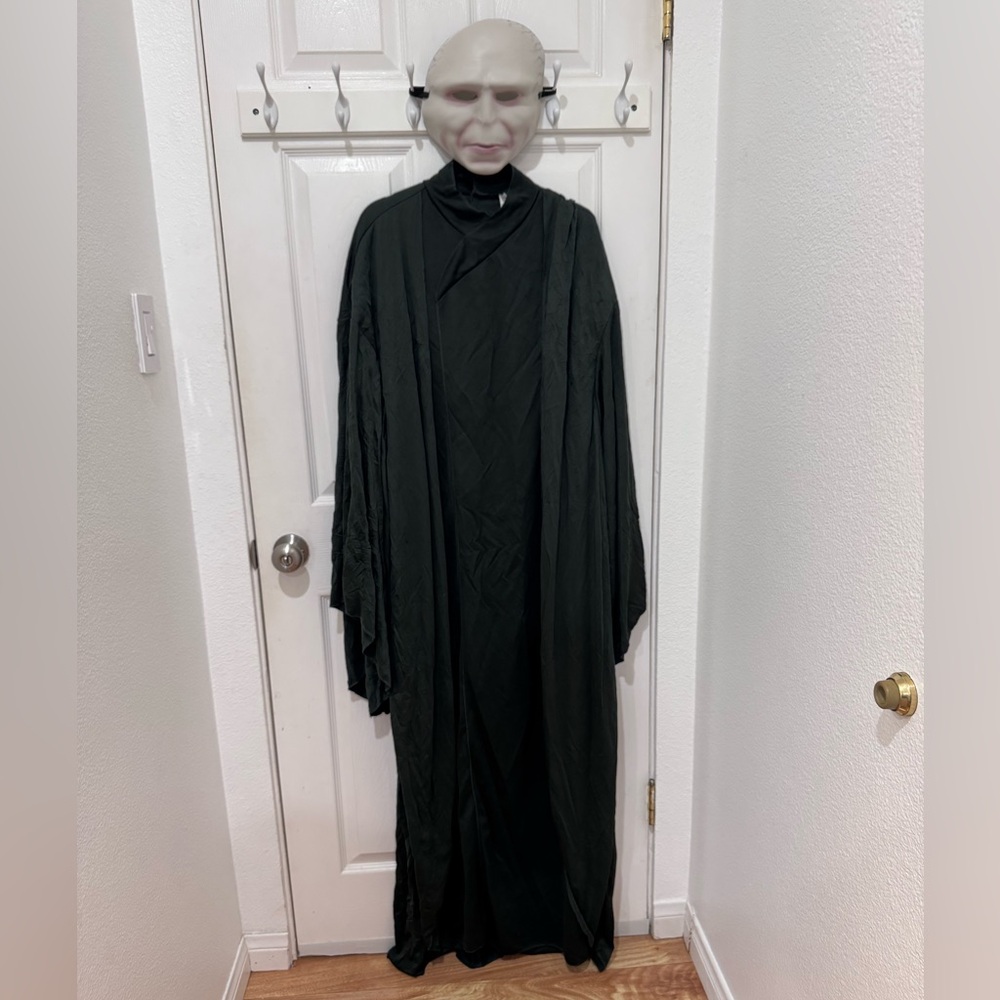 Voldemort Deluxe Adult Costume - Picture 3 of 10